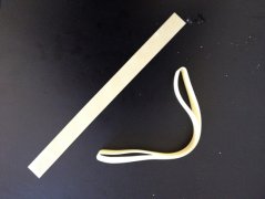 Flat rubber band